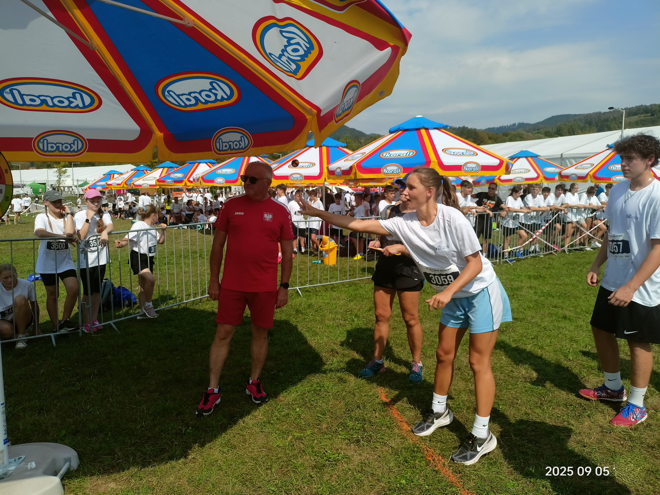 Zdjęcie 16 Festiwal Biegowy - Aktywny Małopolanin (5)a1d9a913-69a8-4ce2-aed3-f7d136518984.jpg w galerii Zawody sportowe Aktywny Małopolanin podczas 16 Festiwalu Biegowego